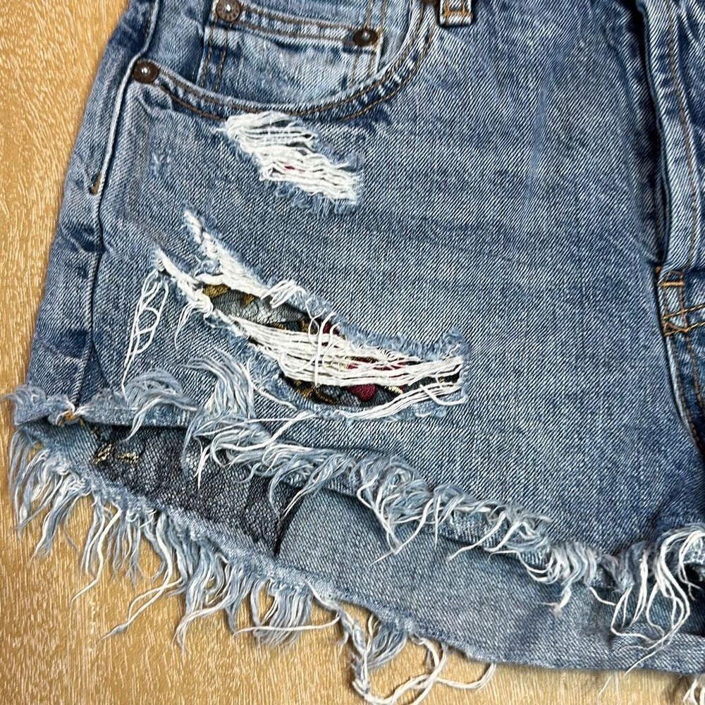 Free People Embroidered Ripped Shorts‎ - Picture 4 of 8